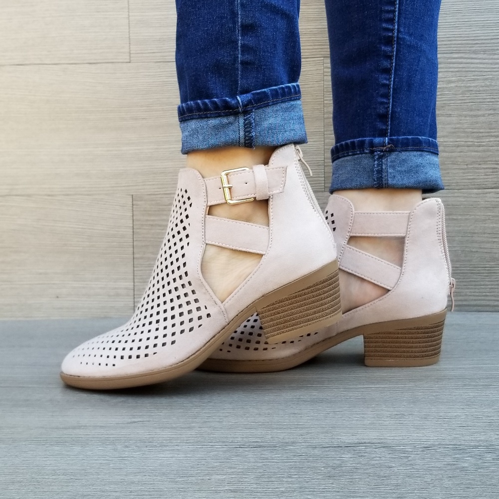 Perforated Rose Pink Spring Open Ankle Booties - Picture 3 of 8